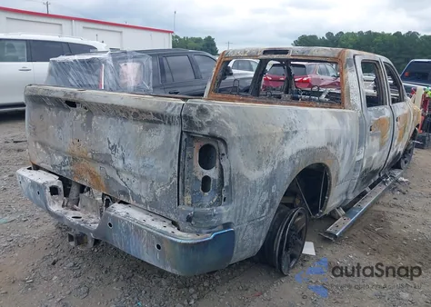 2018 Ram 2500 Slt 4X4 6'4 Box z USA, uszkodzony, nr VIN 3C6UR5DL7JG367359